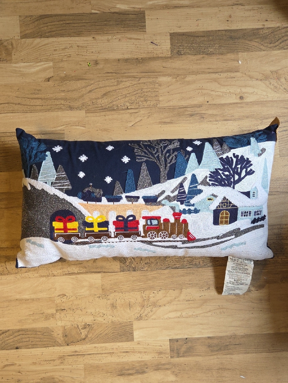 NWT Christmas Village Scene Holiday Feather Filled Pillow